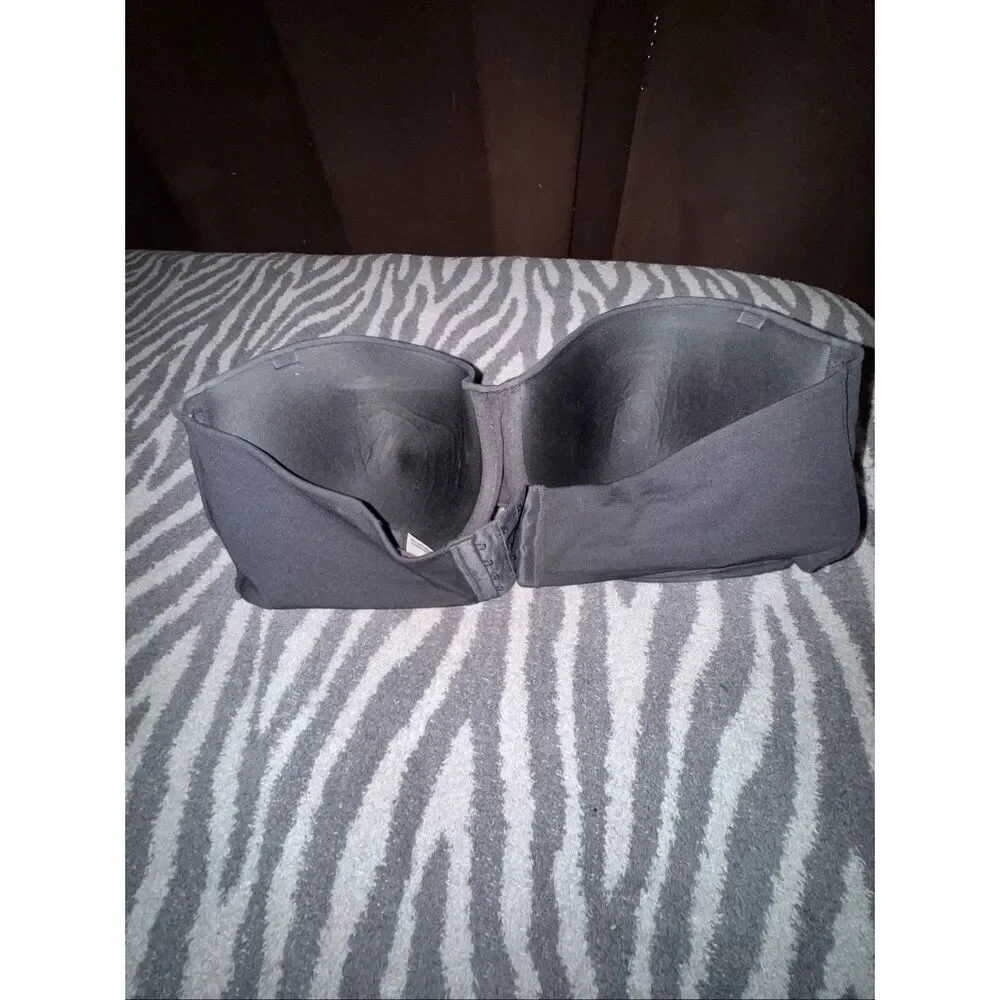 Strapless black bra size 40DD
